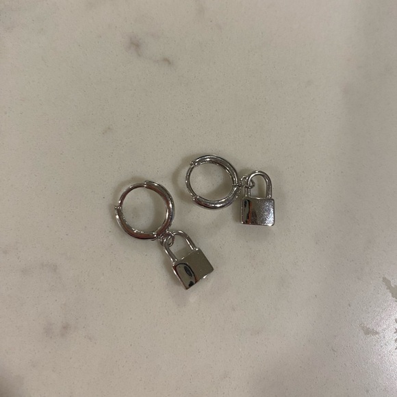 Fettero Jewelry Jewelry - Silver Padlock Dangle Drop Earrings